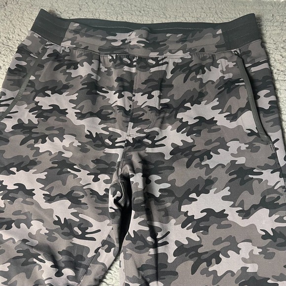 Rhone Pants Mens Large Gray Camo Joggers Performance Comfort Sweat Versatility - Picture 3 of 9